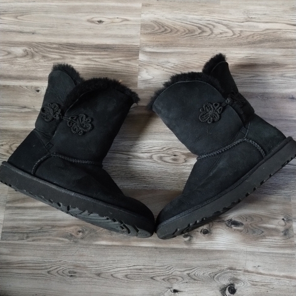 Ugg Bailey Mariko Boots in Black Women's Size 8 - Picture 1 of 7